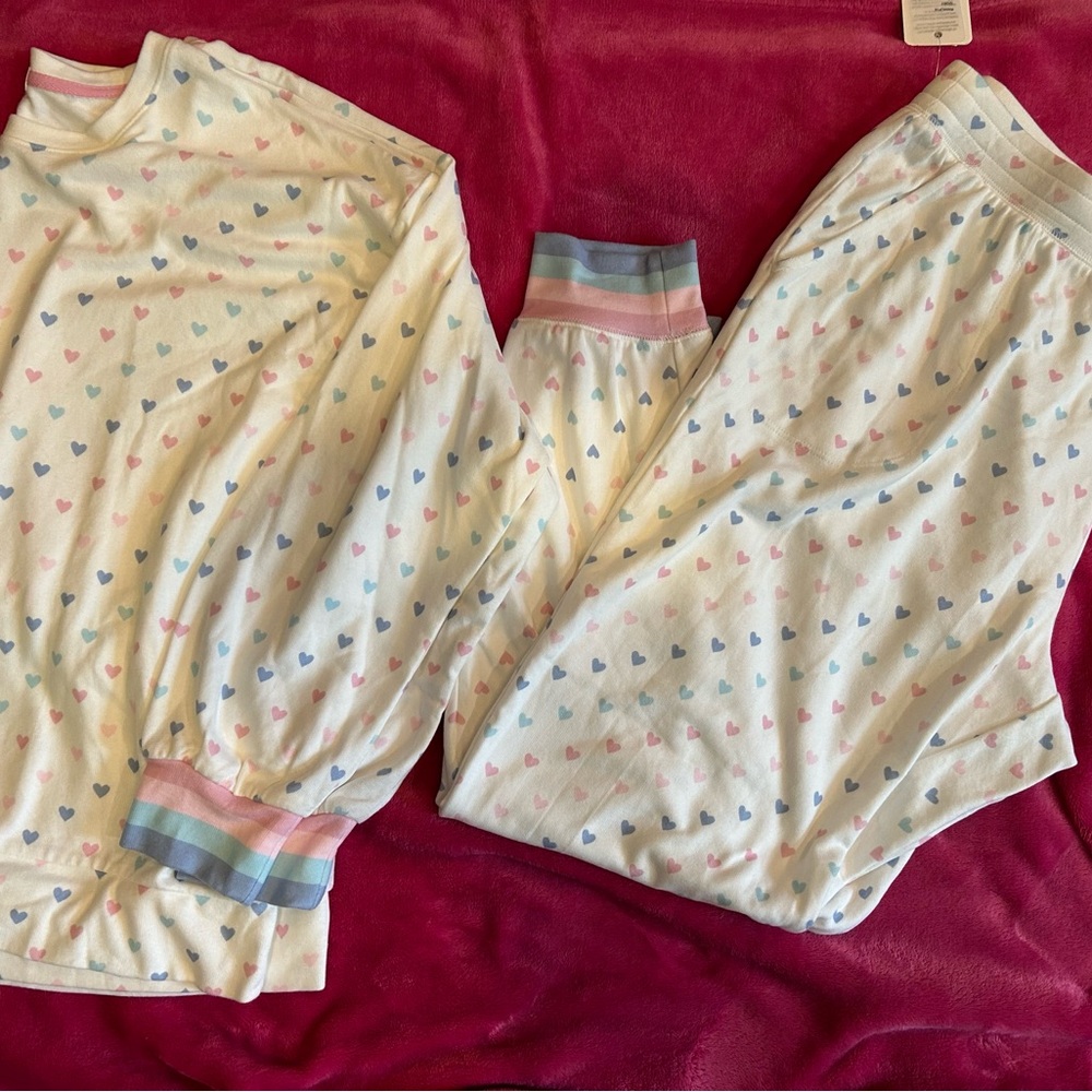 Women’s PJ Salvage Heart Pattern Pajamas NWT